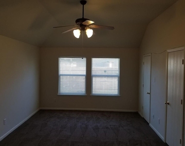 1538 Chandler Park Lane - Photo Thumbnail 16