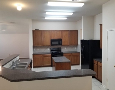 1538 Chandler Park Lane - Photo Thumbnail 7