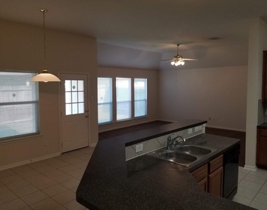 1538 Chandler Park Lane - Photo Thumbnail 6