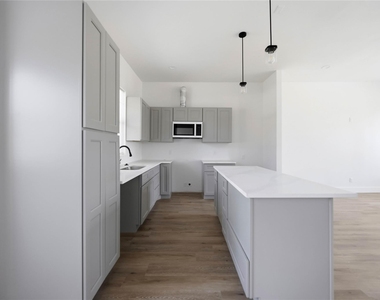 2809 Toyah Avenue - Photo Thumbnail 7