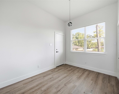 2809 Toyah Avenue - Photo Thumbnail 8