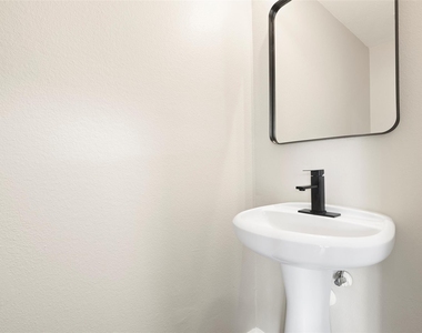 2406 Pinpoint Drive - Photo Thumbnail 12