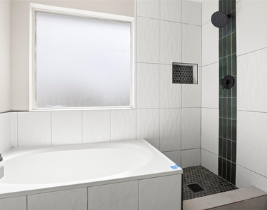 2406 Pinpoint Drive - Photo Thumbnail 27