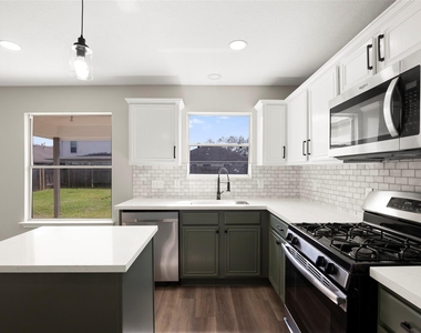 2406 Pinpoint Drive - Photo Thumbnail 18