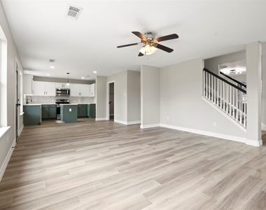 2406 Pinpoint Drive - Photo Thumbnail 10