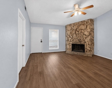 5759 Easthampton Drive - Photo Thumbnail 2
