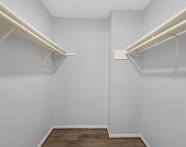 5759 Easthampton Drive - Photo Thumbnail 8
