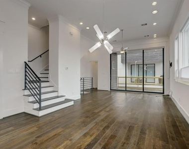 1211 Hickory Street - Photo Thumbnail 3