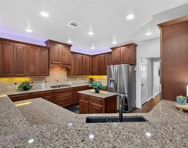 164 Deerfield Meadow Drive - Photo Thumbnail 12