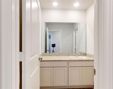 11632 Whirlaway Drive - Photo Thumbnail 17