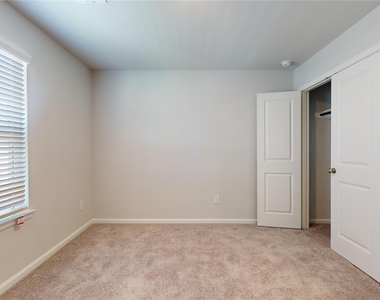 11632 Whirlaway Drive - Photo Thumbnail 16