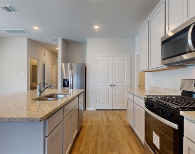 11632 Whirlaway Drive - Photo Thumbnail 5