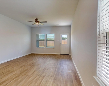 11632 Whirlaway Drive - Photo Thumbnail 7
