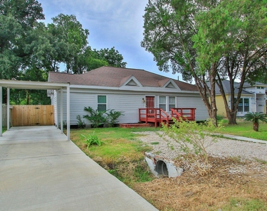 2703 Areba Street - Photo Thumbnail 3