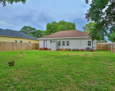 2703 Areba Street - Photo Thumbnail 36