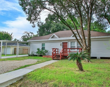 2703 Areba Street - Photo Thumbnail 2