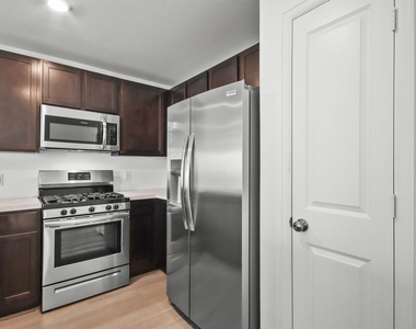 8807 Bar Harbor Drive - Photo Thumbnail 5