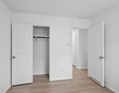 8807 Bar Harbor Drive - Photo Thumbnail 20