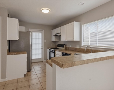 11454 W Travelers Way Circle - Photo Thumbnail 8