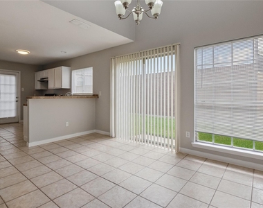 11454 W Travelers Way Circle - Photo Thumbnail 7