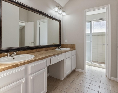 11454 W Travelers Way Circle - Photo Thumbnail 19