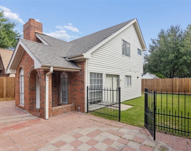 11454 W Travelers Way Circle - Photo Thumbnail 3