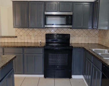 17122 Coachmaker Drive - Photo Thumbnail 12
