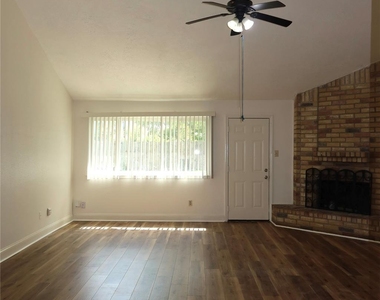 17122 Coachmaker Drive - Photo Thumbnail 2