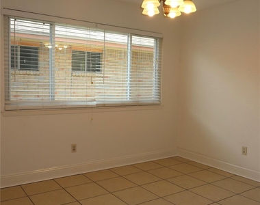 17122 Coachmaker Drive - Photo Thumbnail 7