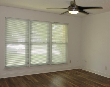 17122 Coachmaker Drive - Photo Thumbnail 14