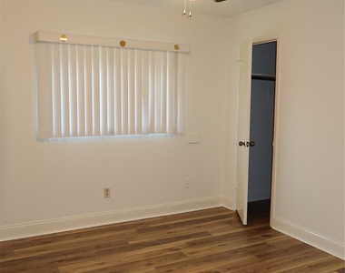 17122 Coachmaker Drive - Photo Thumbnail 19