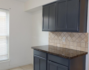 17122 Coachmaker Drive - Photo Thumbnail 13