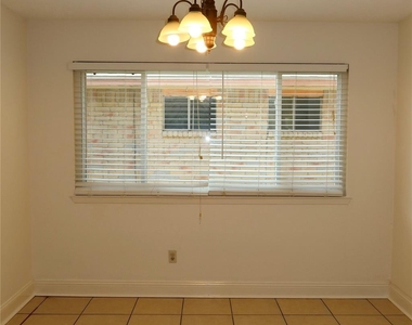 17122 Coachmaker Drive - Photo Thumbnail 6