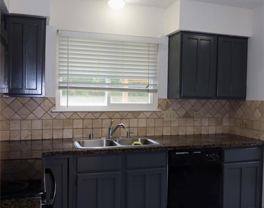 17122 Coachmaker Drive - Photo Thumbnail 10