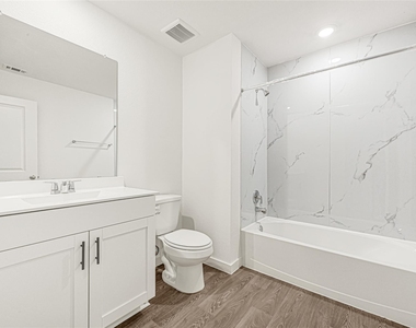 1015 Blue Stone Drive - Photo Thumbnail 11
