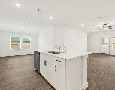 1015 Blue Stone Drive - Photo Thumbnail 13
