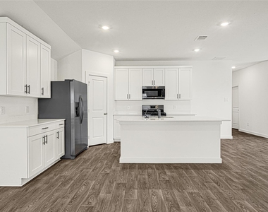 1015 Blue Stone Drive - Photo Thumbnail 14