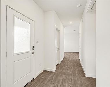 1015 Blue Stone Drive - Photo Thumbnail 17