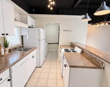 5004 Mellon Street - Photo Thumbnail 10
