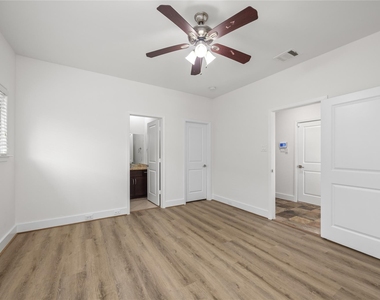 2311 Mcilhenny Street - Photo Thumbnail 11