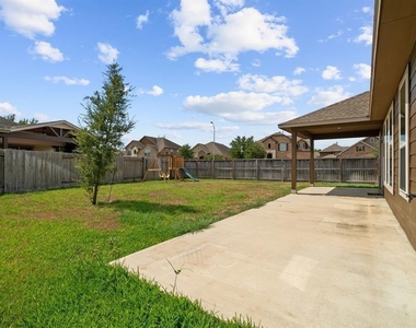 18543 Gardens End Lane - Photo Thumbnail 30