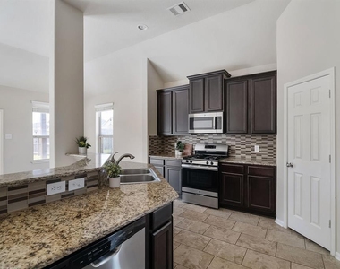 18543 Gardens End Lane - Photo Thumbnail 12