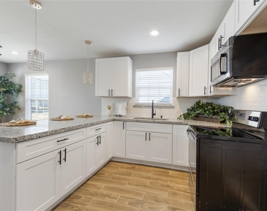 707 Hamon Drive - Photo Thumbnail 2