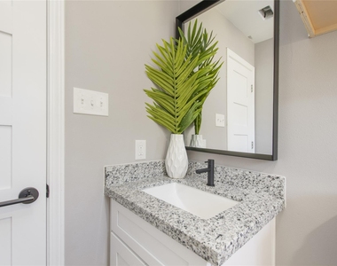 707 Hamon Drive - Photo Thumbnail 6