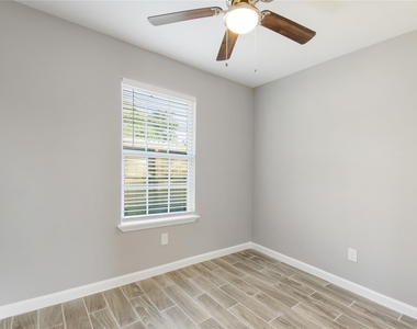 707 Hamon Drive - Photo Thumbnail 8