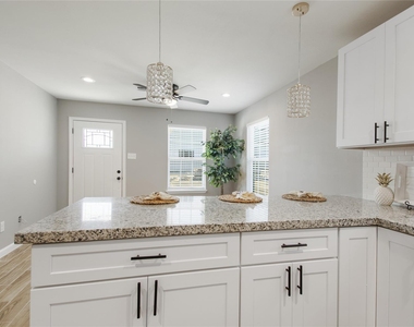 707 Hamon Drive - Photo Thumbnail 4