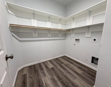 7506 Stone Arbor Lane - Photo Thumbnail 34