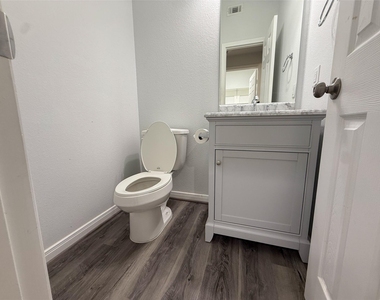 7506 Stone Arbor Lane - Photo Thumbnail 31