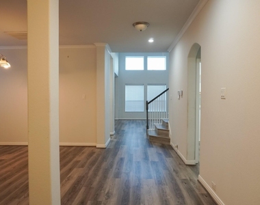7506 Stone Arbor Lane - Photo Thumbnail 6