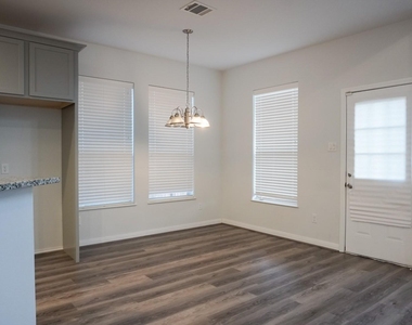 7506 Stone Arbor Lane - Photo Thumbnail 17
